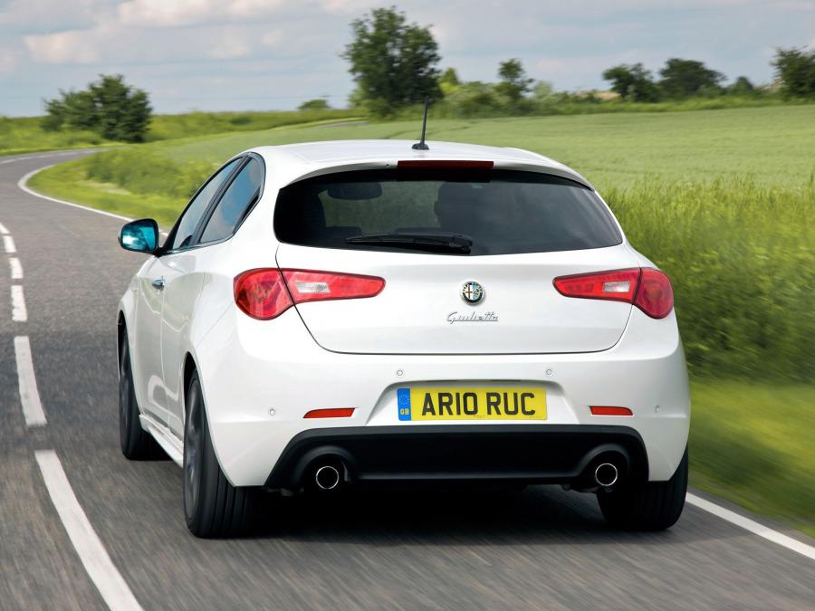  Alfa Romeo Giulietta 2010 года  (UK) (фото 54 из 67)